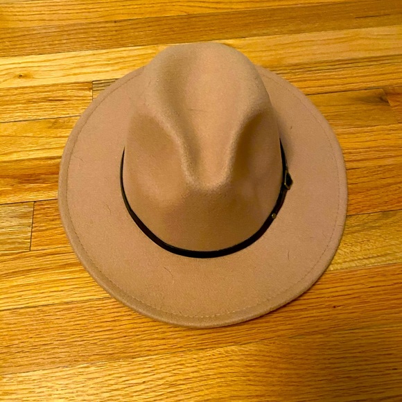 Women’s Wool Hat - Picture 2 of 2